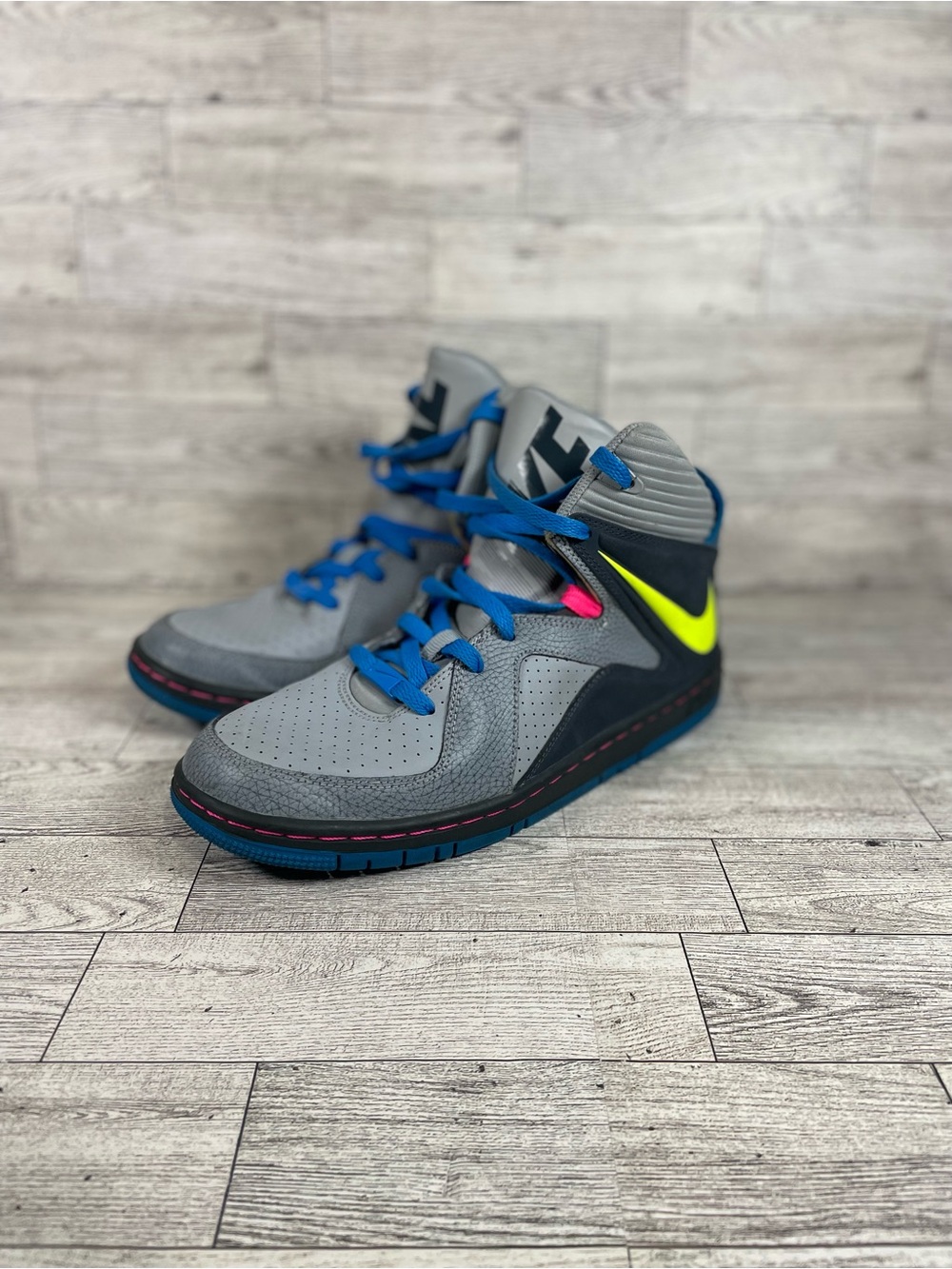 Nike Court Invader GS basketball shoes, Youth size 7Y
